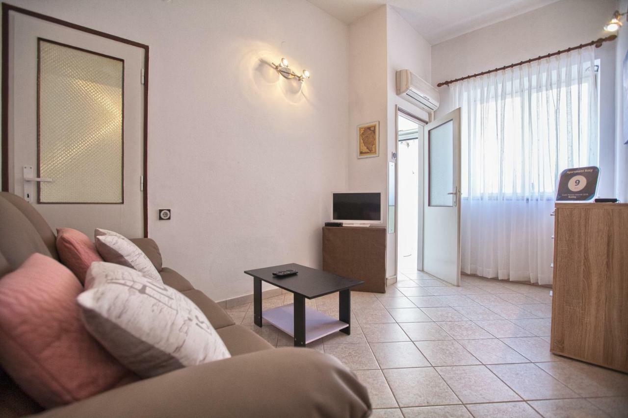 Rosy Apartment